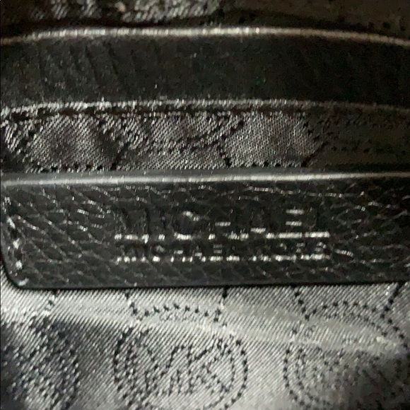Michael Kors wristlet - Picture 5 of 6